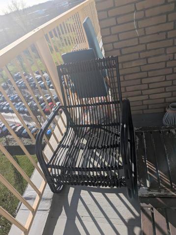 Stijlvolle zwarte rotan stoel