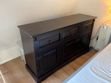Koloniaal dressoir met veel opbergruimte