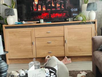 GRATIS! Grote  dressoir