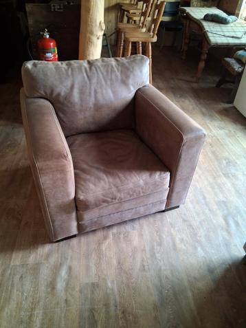 Twee leren fauteuils - gratis af te halen