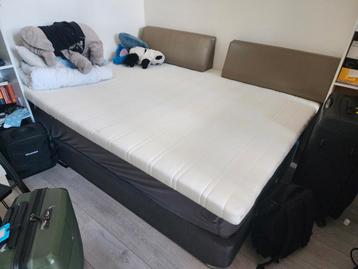 Compleet bed te koop (incl. matras en topper)