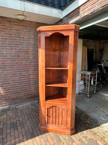 Hoekkastje / Glazenkast - 186x71x50 cm