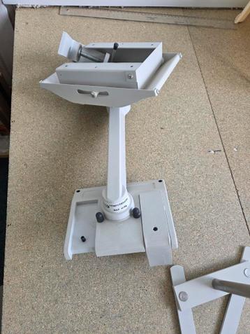 Computer armen en standaard gratis afhalen