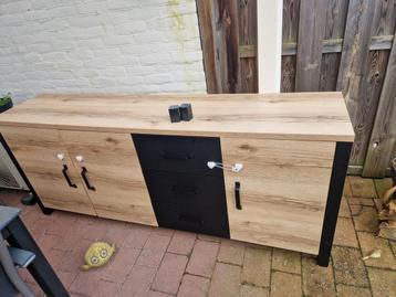 Gratis af te halen dressoir. 79cnm hoog 43cm diep 1.91 breed