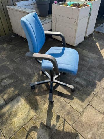 Gratis af re halen blauwe bureaustoel