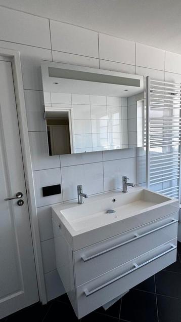 Mooi modern badmeubel 100cm met spiegelkast en verlichting