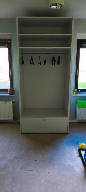 Mooie Kledingkast - Interlübke