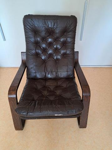 Gratis: Oude maar hele fijne stoel