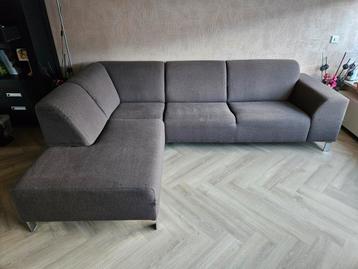 Bruine hoekbank gratis af te halen