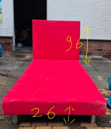 GRATIS TIENER BOXSPRING ROOD GRATIS 90x200