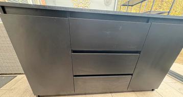 Zwarte kast gratis af te halen