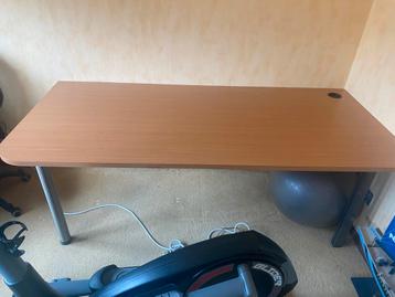 Bureau, gratis af te halen