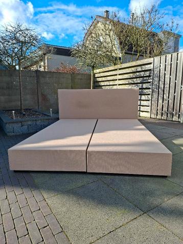 Boxspring 220 x 180 zonder matrassen