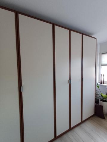 Gratis kledingkast - 280x237x58 cm - 4 delen