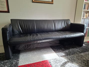 Leolux Fiabo bank. Zwart leer. 3 zits.