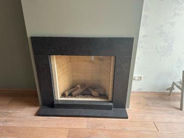Haard ombouw van Belgisch hardsteen Gratis af te halen