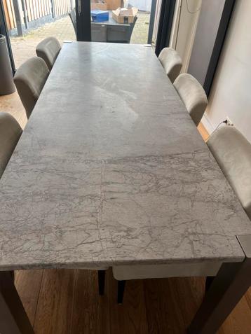 Gratis af te halen Grote marmeren eettafel met 6 stoelen