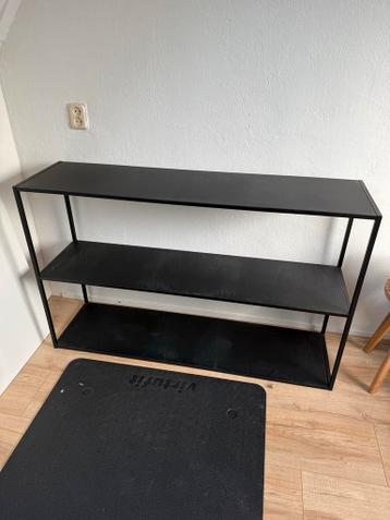 Gratis zwarte stalen kast afhalen!