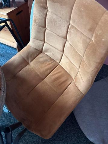 Set van 6 stoelen: 4 bruin & 2 grijs