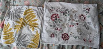 Gratis Ikea 2 mooie kussenhoezen met borduursels