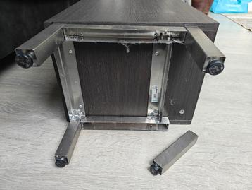 GRATIS badkamerkast - kapotte poot