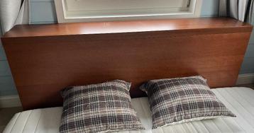 Malm hoofdeinde met opbergruimte | IKEA | Walnoot