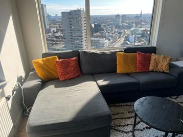 Donkergrijze bank - Zachte zit, prima voor 2e ronde!