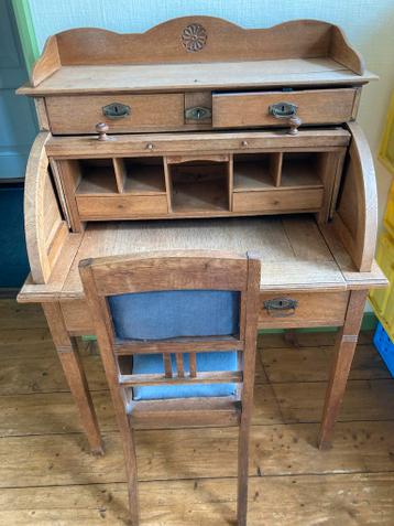 Secretaire met stoel gratis af te halen in Tholen