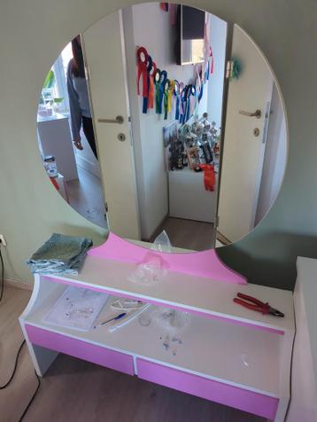 Spiegel tafel met Ikea opbergbox - Gratis af te halen