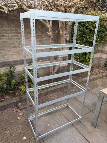 Gratis aluminium wandrek (zonder planken)