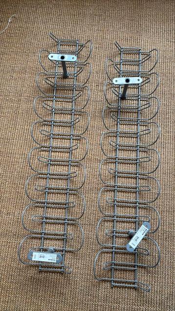 Gratis 2 signum kabelrekken voor onder bureau Ikea metaal