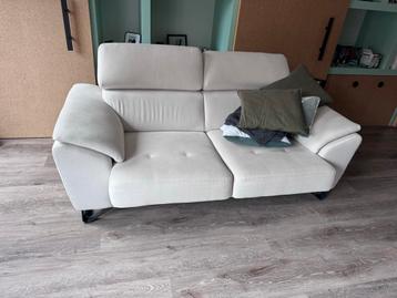 Moderne lichtgrijze 2-zits bank - Zaandam