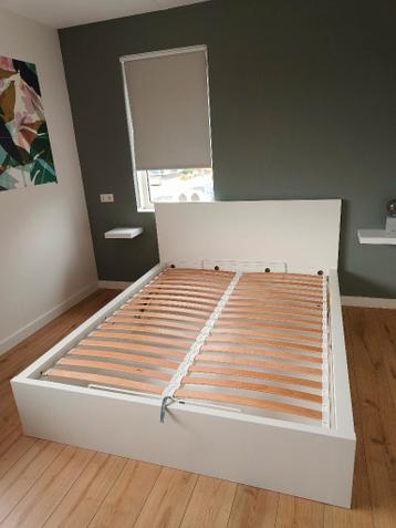 Bed ikea Malm