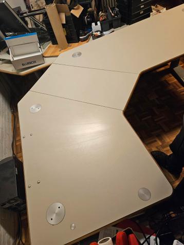 Robuust Hoekbureau - Metaal, Loodzwaar