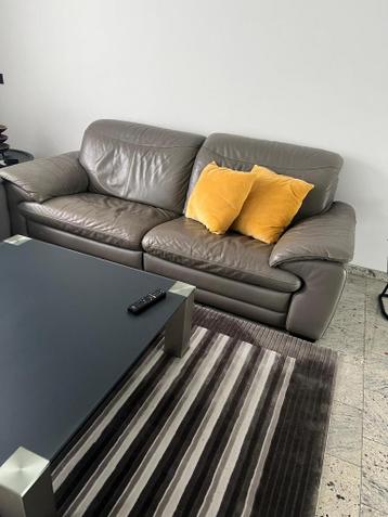 Twee lederen bankstellen - comfortabel en stijlvol