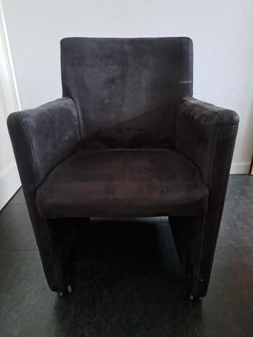 6 grijze eetkamerstoelen met wieltjes