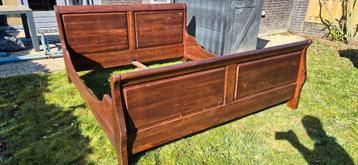 Bedframe 180x200cm gratis