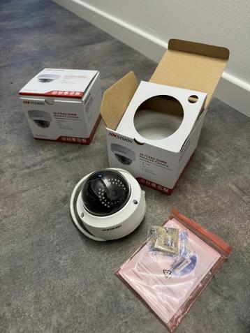 Hikvision 2 dome camera's