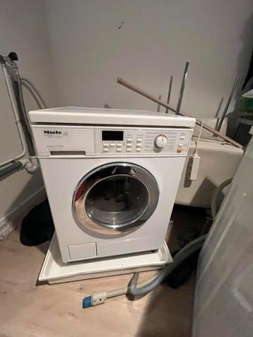 2 gratis wasmachines voor onderdelen / oud ijzer (ijzerboer)