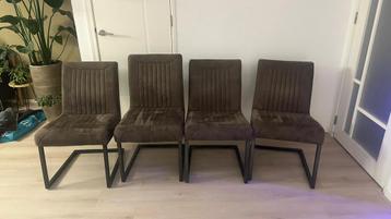 4 eettafel stoelen - Gratis