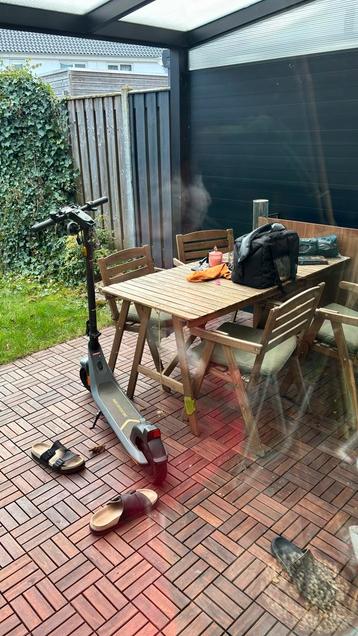 Houten ikea eettafel met stoelen