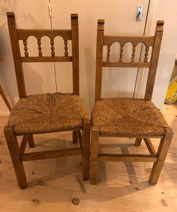 Gratis op te halen: 2 houten stoelen