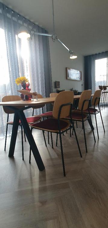 Gratis 6 keukenstoelen