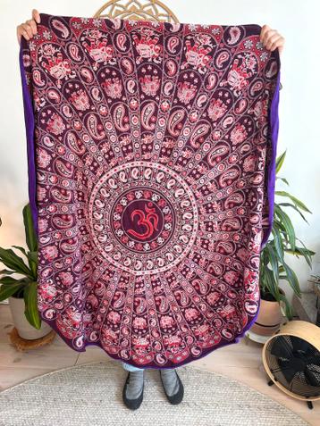 Rond kleed met Ohm teken - 150 cm - Zo goed als nieuw