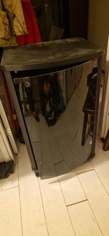 Gratis stereotoren kast - Wegens verhuizing