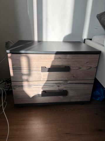 Nachtkastje - gratis (alleen ophalen 8 maart!)