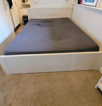 Tweepersoons bed GRATIS