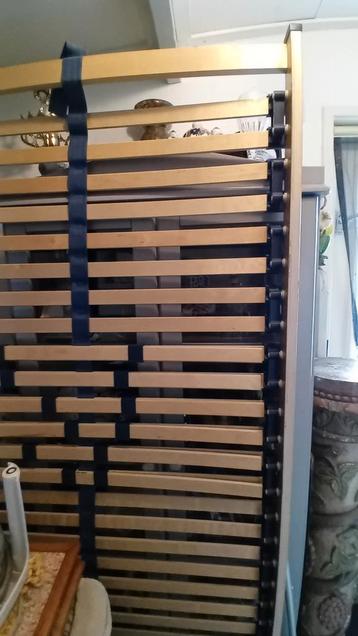 Gevraagd: 1 persoons lattenbodem.