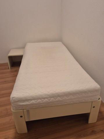 gratis mooi en stevig matras 90*200