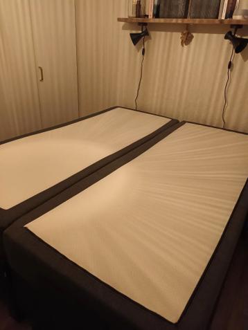 2 matrassen 80x200x20cm gratis voor een reep zie tekst